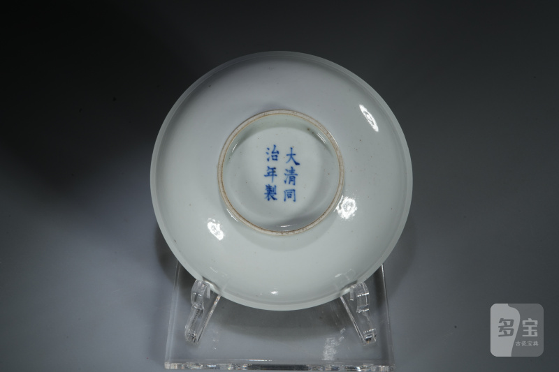 清同治 内青花莲花纹外白釉碗 - 图3